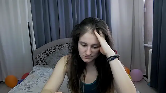 Holliy Cooper online show from March 13, 8:43 am