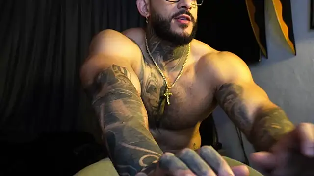 jacksonc  online show from April 21, 2:51 am