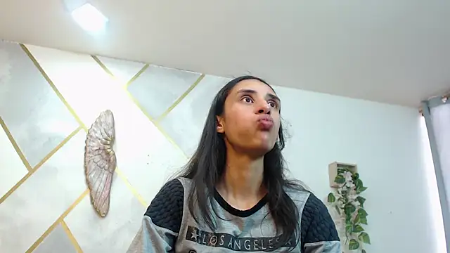 RoxanaCyrano  online show from November 4, 8:08 pm