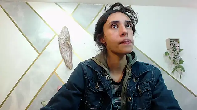 RoxanaCyrano  online show from December 19, 8:16 pm