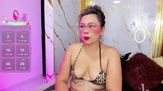 Snapshot of dianamilf chatting on November 26, 2:56 am dianamilf online show from November 26, 2:56 am