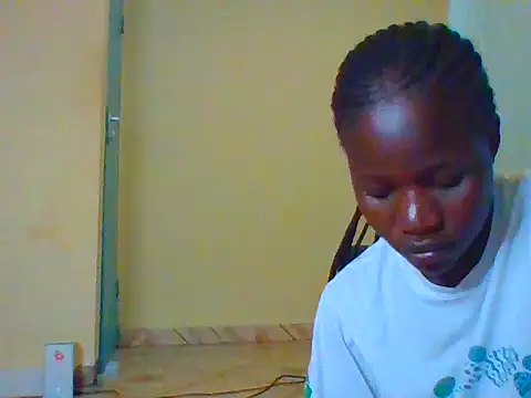 prettychic5 online show from April 15, 8:10 am