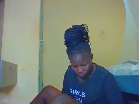 prettychic5 online show from June 3, 8:06 am