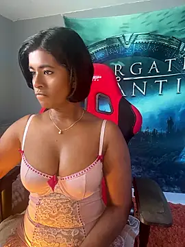 Snapshot of RoseMelanie chatting on July 8, 6:18 am RoseMelanie online show from July 8, 6:18 am
