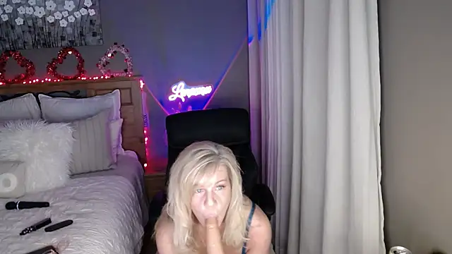 Lenaxox online show from January 23, 1:08 am