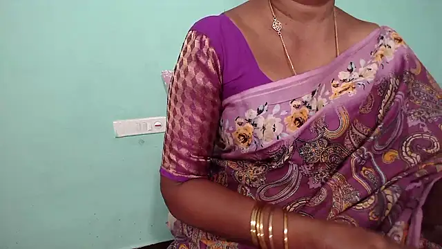 shrutitelugu69 online show from January 18, 1:04 pm