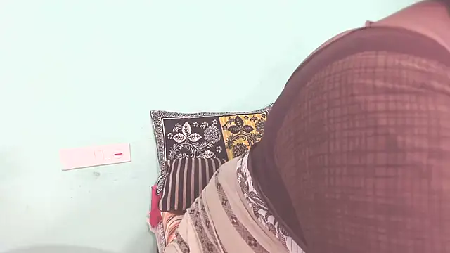 shrutitelugu69 online show from April 17, 4:54 pm