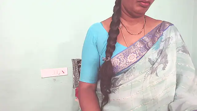 Snapshot of shrutitelugu69 chatting on April 27, 5:11 pm shrutitelugu69 online show from April 27, 5:11 pm