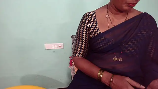 Snapshot of shrutitelugu69 chatting on April 30, 4:57 pm shrutitelugu69 online show from April 30, 4:57 pm