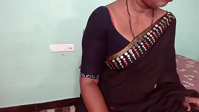 Snapshot of shrutitelugu69 chatting on June 1, 4:31 pm shrutitelugu69 online show from June 1, 4:31 pm