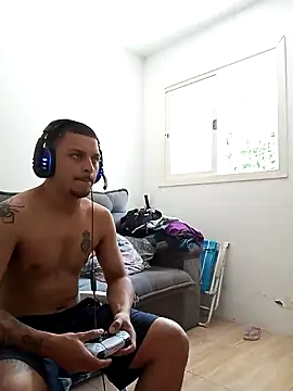 emrehliug12 online show from December 18, 5:21 pm