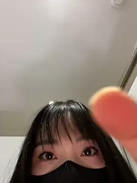 Snapshot of Asia-Lynn chatting on December 13, 10:30 am Asia-Lynn online show from December 13, 10:30 am