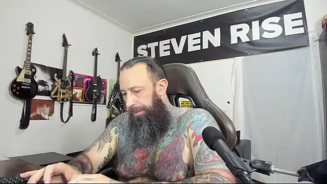 Snapshot of StevenRiseNYC chatting on January 31, 3:41 am StevenRiseNYC online show from January 31, 3:41 am
