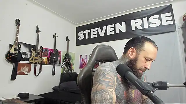 Snapshot of StevenRiseNYC chatting on February 6, 10:43 pm StevenRiseNYC online show from February 6, 10:43 pm
