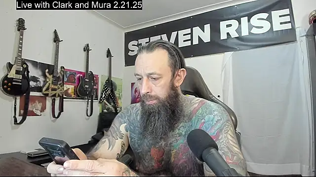 Snapshot of StevenRiseNYC chatting on February 15, 2:47 am StevenRiseNYC online show from February 15, 2:47 am