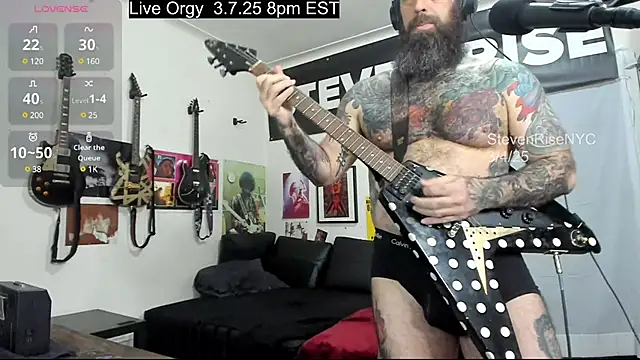 Snapshot of StevenRiseNYC chatting on March 5, 3:40 am StevenRiseNYC online show from March 5, 3:40 am