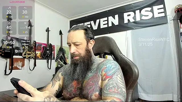Snapshot of StevenRiseNYC chatting on March 11, 1:01 pm StevenRiseNYC online show from March 11, 1:01 pm