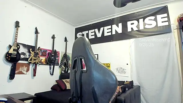 Snapshot of StevenRiseNYC chatting on September 27, 2:05 am StevenRiseNYC online show from September 27, 2:05 am