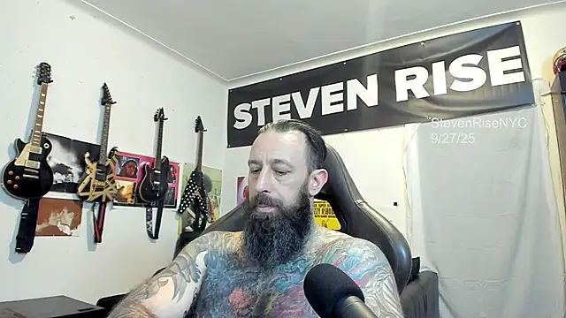 Snapshot of StevenRiseNYC chatting on September 28, 2:17 am StevenRiseNYC online show from September 28, 2:17 am
