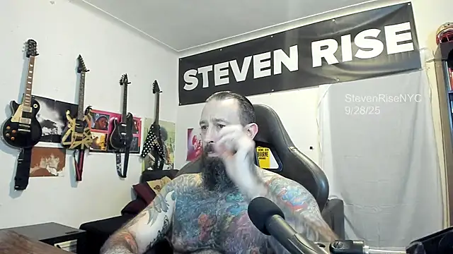 Snapshot of StevenRiseNYC chatting on September 28, 10:15 pm StevenRiseNYC online show from September 28, 10:15 pm