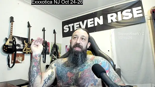 Snapshot of StevenRiseNYC chatting on October 16, 1:06 am StevenRiseNYC online show from October 16, 1:06 am