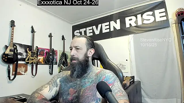 Snapshot of StevenRiseNYC chatting on October 17, 1:20 am StevenRiseNYC online show from October 17, 1:20 am