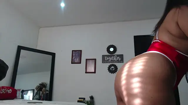 Snapshot of BombasticASSXXX chatting on May 9, 9:20 pm BombasticASSXXX online show from May 9, 9:20 pm