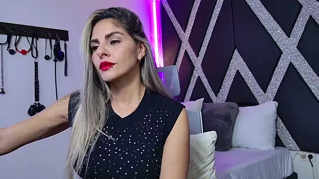 blonde cat15 online show from February 4, 4:07 am