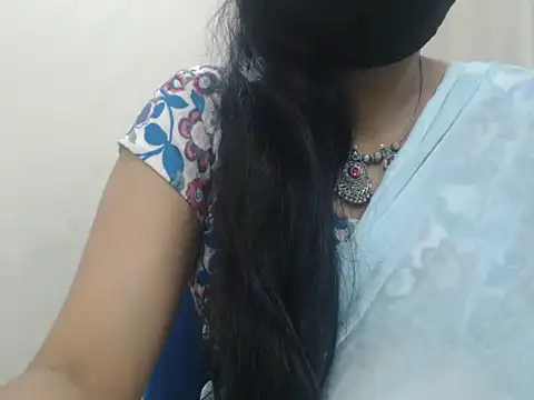 Snapshot of Lovely_Siri_23 chatting on May 1, 3:55 am Lovely Siri 23 online show from May 1, 3:55 am