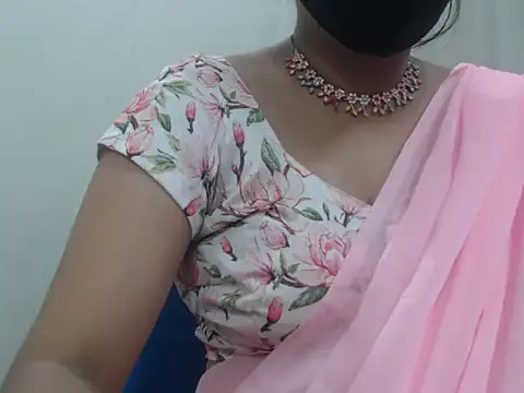 Snapshot of Lovely_Siri_23 chatting on May 2, 6:29 am Lovely Siri 23 online show from May 2, 6:29 am