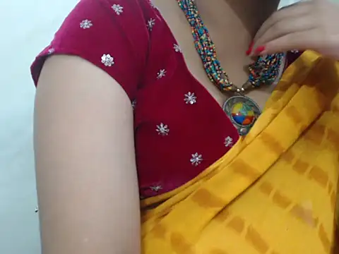 Snapshot of Lovely_Siri_23 chatting on June 6, 1:38 pm Lovely Siri 23 online show from June 6, 1:38 pm