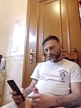 Snapshot of coppiasenzacensura chatting on June 5, 4:08 am coppiasenzacensura online show from June 5, 4:08 am