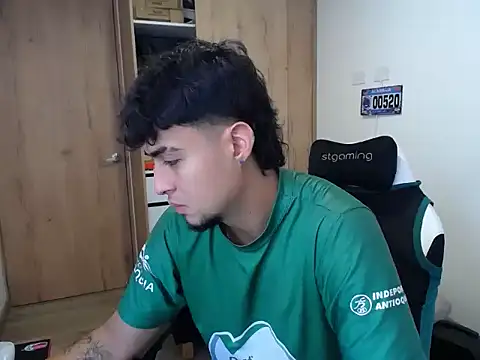 Snapshot of matias_bianco chatting on October 30, 7:47 pm matias bianco online show from October 30, 7:47 pm