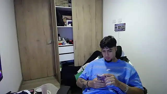 Snapshot of matias_bianco chatting on October 31, 7:53 am matias bianco online show from October 31, 7:53 am