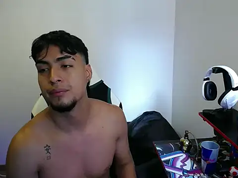 Snapshot of matias_bianco chatting on November 16, 8:25 pm matias bianco online show from November 16, 8:25 pm