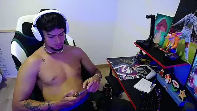 Snapshot of matias_bianco chatting on November 26, 6:47 am matias bianco online show from November 26, 6:47 am