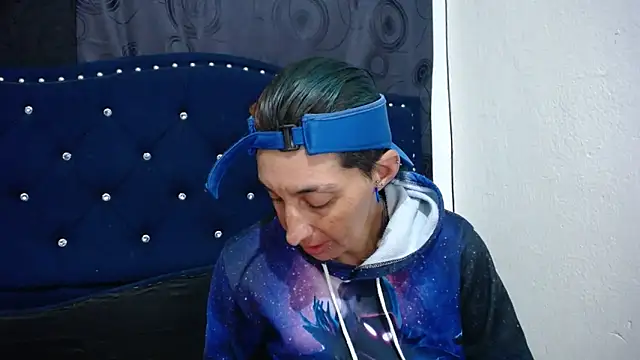 Snapshot of anyu1306 chatting on March 6, 12:32 am anyu1306 online show from March 6, 12:32 am