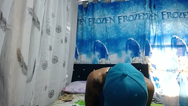 Snapshot of anyu1306 chatting on March 3, 7:53 pm anyu1306 online show from March 3, 7:53 pm