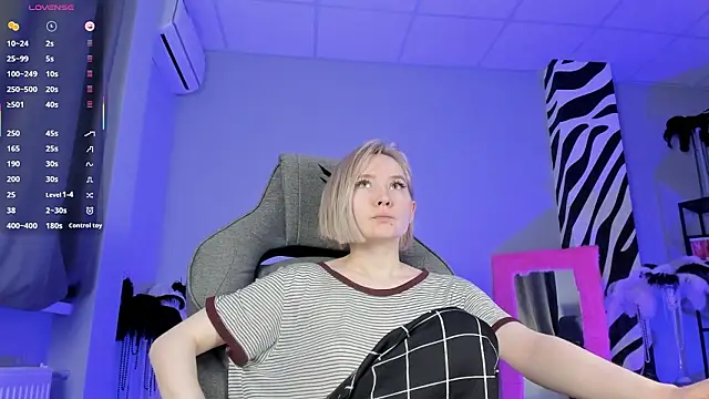 Snapshot of ReiYosimoto chatting on February 20, 4:40 pm ReiYosimoto online show from February 20, 4:40 pm