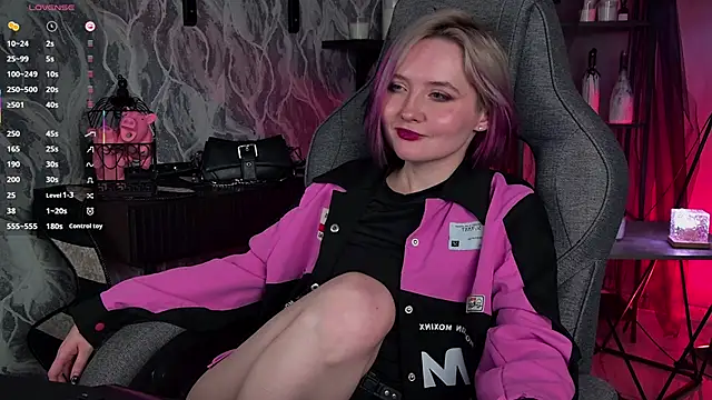 ReiYosimoto online show from April 18, 7:07 pm