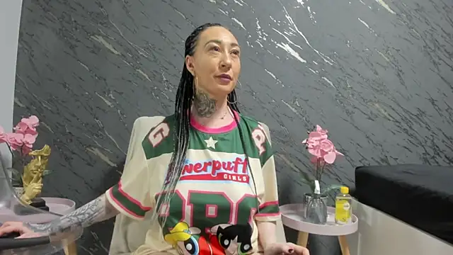 Rayanablackandwhite online show from November 27, 8:00 pm