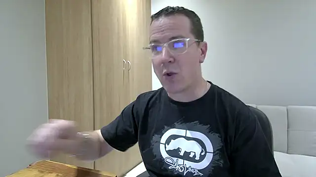 Snapshot of BrettJ81 chatting on September 10, 3:34 pm BrettJ81 online show from September 10, 3:34 pm
