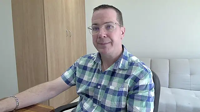 Snapshot of BrettJ81 chatting on September 13, 9:53 am BrettJ81 online show from September 13, 9:53 am