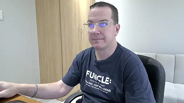 Snapshot of BrettJ81 chatting on October 15, 2:39 pm BrettJ81 online show from October 15, 2:39 pm