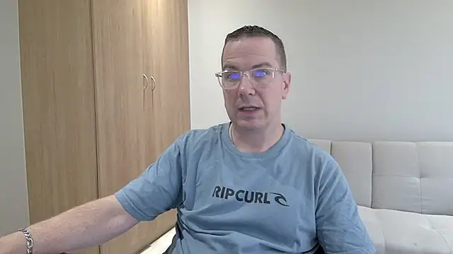 BrettJ81 online show from February 20, 2:28 pm