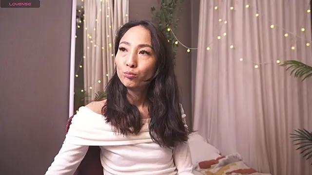 1reisatumi  online show from December 16, 9:09 pm