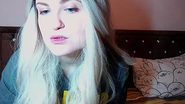 Snapshot of Sara4uu chatting on December 4, 10:29 pm Sara4uu online show from December 4, 10:29 pm