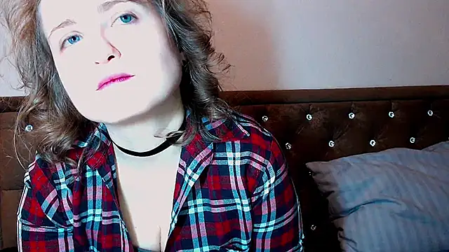 Snapshot of Sara4uu chatting on February 14, 10:50 pm Sara4uu online show from February 14, 10:50 pm