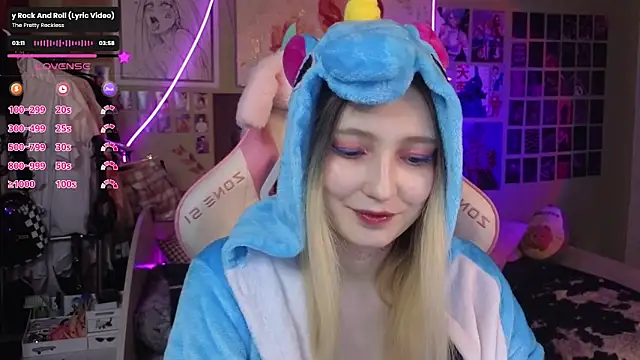 Evie Ro online show from March 7, 8:00 pm