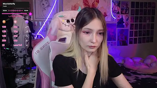 Evie Ro online show from March 22, 11:53 pm